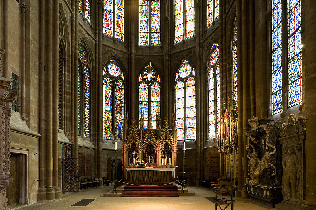 Innenansicht von der Elisabethkirche in Marburg, Hessen, Deutschland, Europa