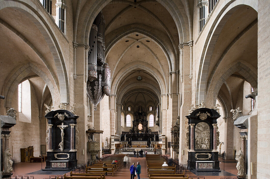 Altar in the Trier cathedral, Cathedral of Saint Peter, UNESCO world cultural heritage, Trier, Rhineland-Palatinate, Germany, Europe