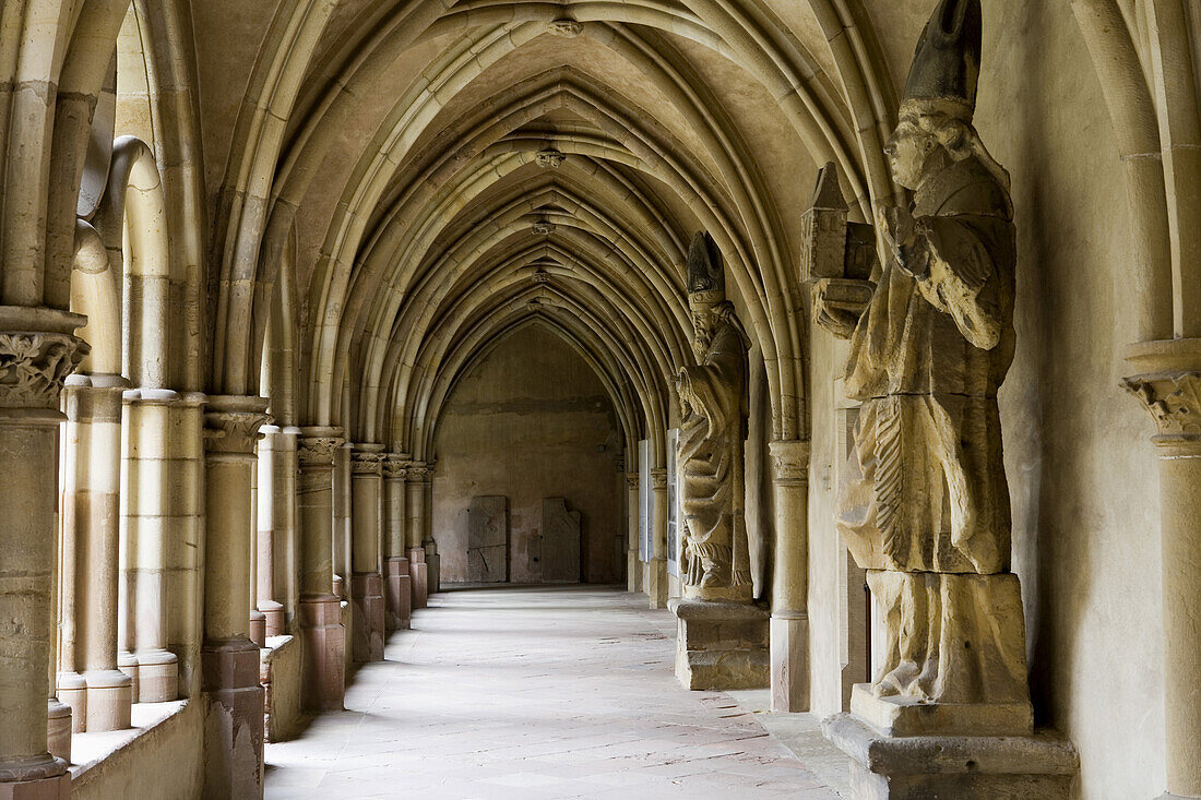 Cloister in in Trier cathedral, Cathedral of St. Peter, UNESCO world cultural heritage, Trier, Rhineland-Palatinate, Germany, Europe