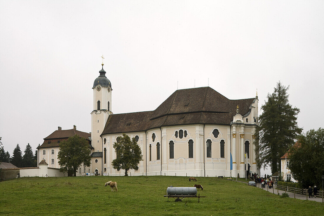 Wieskirche in Steingaden, im so genannten Pfaffenwinkel, erbaut 1745–1754 von den Brüdern Johann Baptist und Dominikus Zimmermann, UNESCO Weltkulturerbe, Bayern, Deutschland, Europa