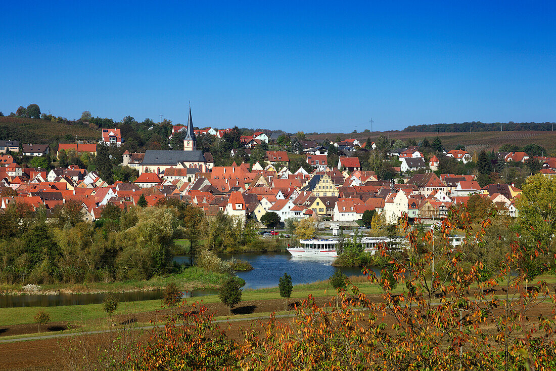 Blick über den Main auf Sulzfeld, Mainfranken, Franken, Bayern, Deutschland