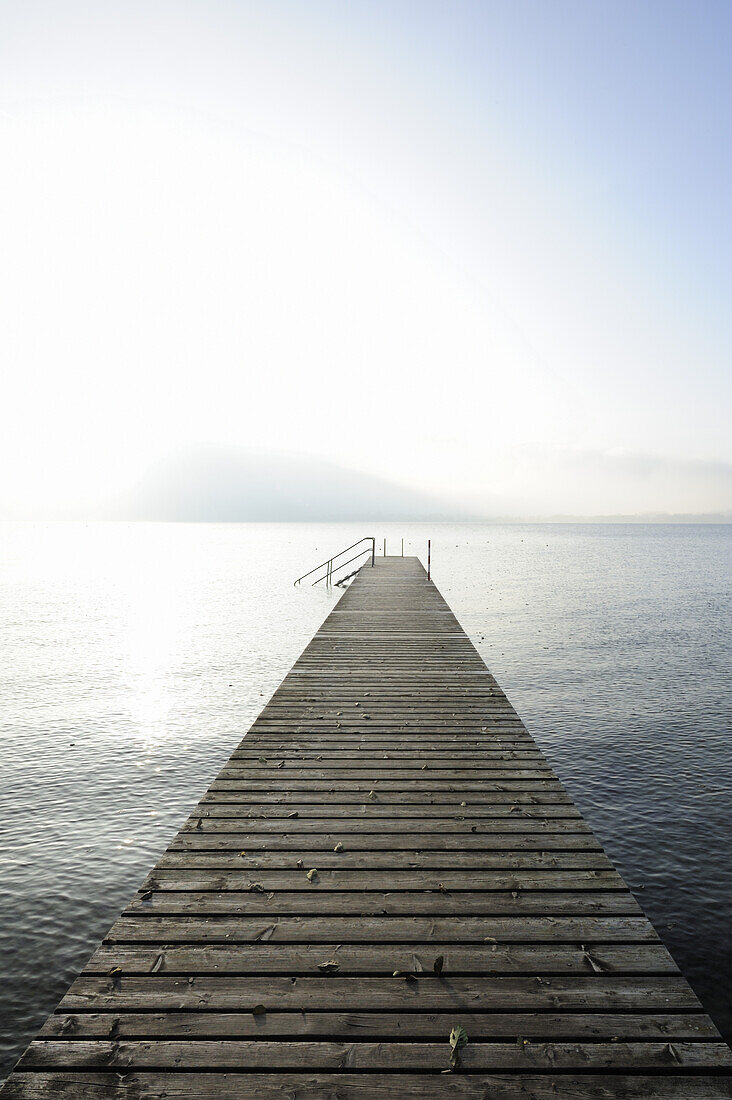 Jetty at lake Mondsee, Mondsee, Salzkammergut, Upper Austria, Austria