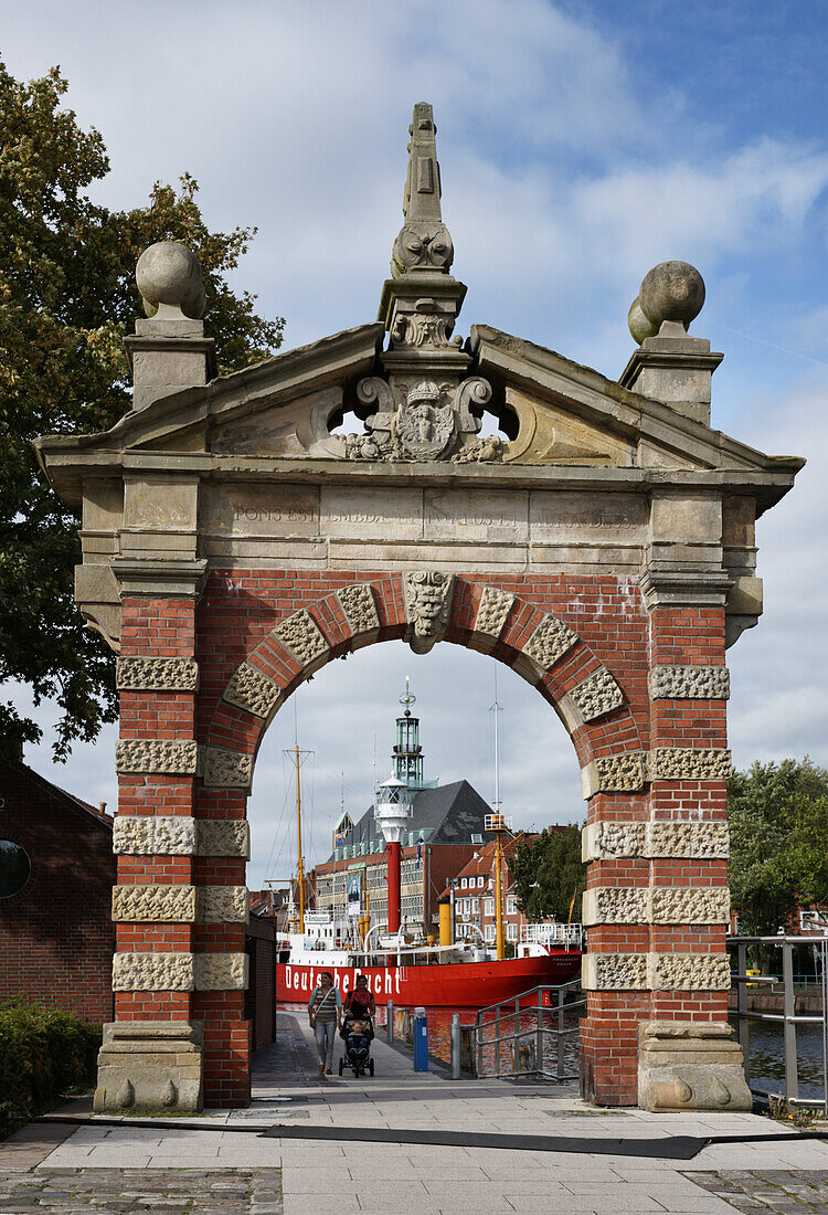 Portal, Ratsdelft, Emden, East Frisia, Lower Saxony, Germany