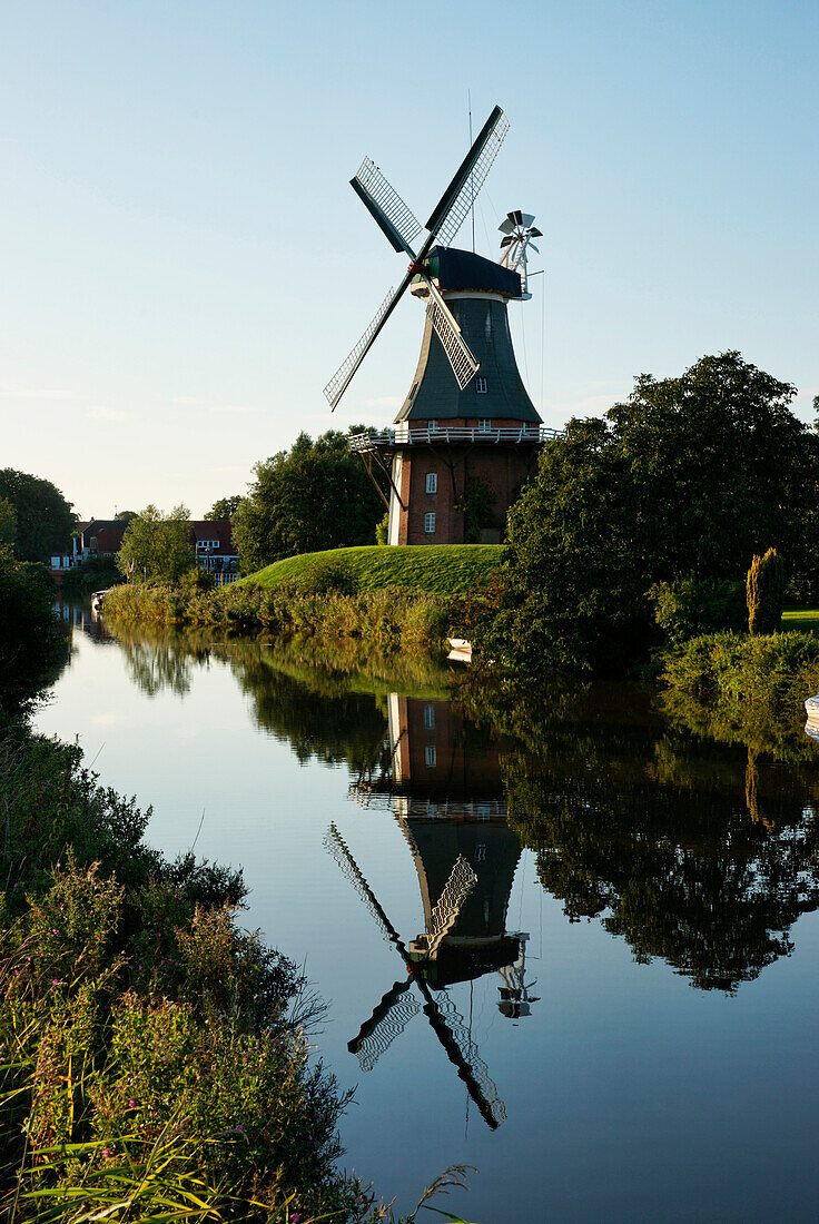 Windmill, Greetsiel, East Frisia, Lower Saxony, Germany