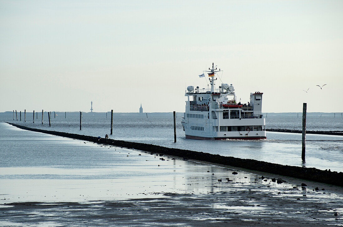 Fähre nach Wangerooge, Carolinensiell-Harlesiel, Ostfriesland, Niedersachsen, Deutschland