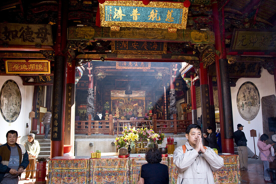 People at Matsu temple, Tainan, Republic of China, Taiwan, Asia