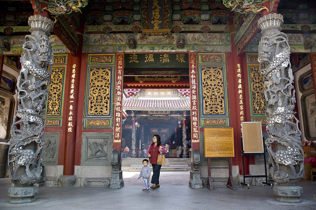 Menschen im Matsu Tempel, Tainan, Republik China, Taiwan, Asien
