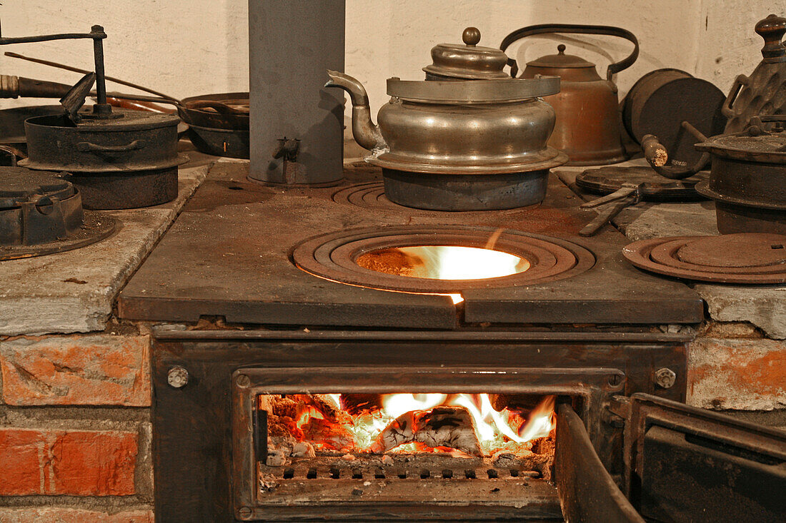 oven, open fire, farmhouse Museum at the Wöhler-Dusche Farm, Isernhagen, Hanover region, Lower Saxony, Germany