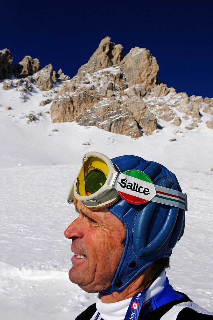 Traditional Skiers, Sella Ronda, Groedner Joch, Groeden, South Tyrol, Italy, MR