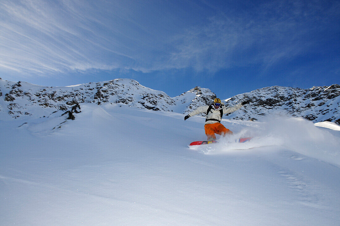 Snowboarder, Diavolezza Skigebiet, Sankt Moritz, Graubuenden, Schweiz, Model Released