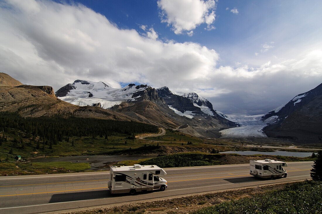 Camper, Icefields Parkway, Columbia Icefield, Jasper National Park, Alberta