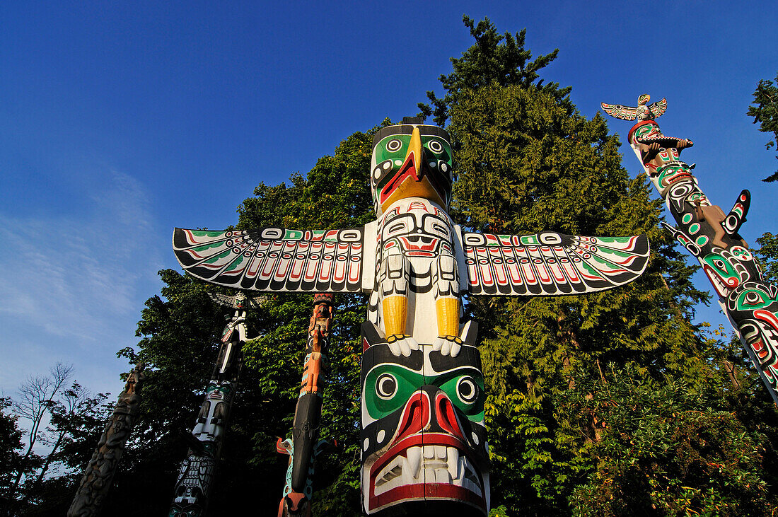 Totempfähle im Stanley Park, Vancouver, British Columbia, Kanada