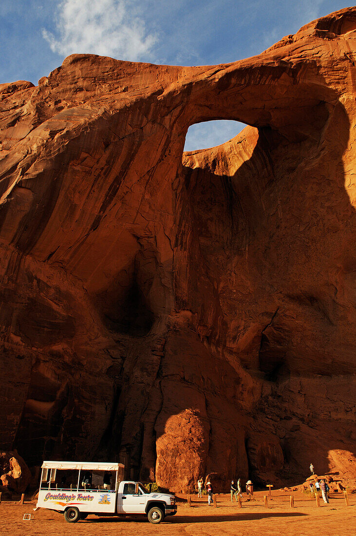 Rundtour im Monument Valley, Sun's Eye,  Navajo Tribal Lands, Utah, USA