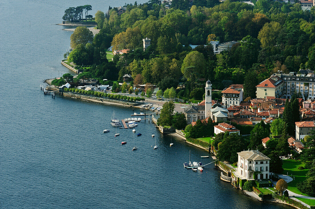 Blick auf Cernobbio, Comer See, Lombardei, Italien