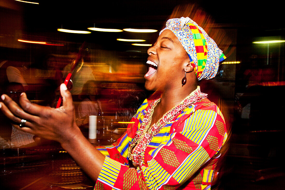 Afrikanische Sängerin, Folkloretanz, Kapstadt, Western Cape, Südafrika, Afrika