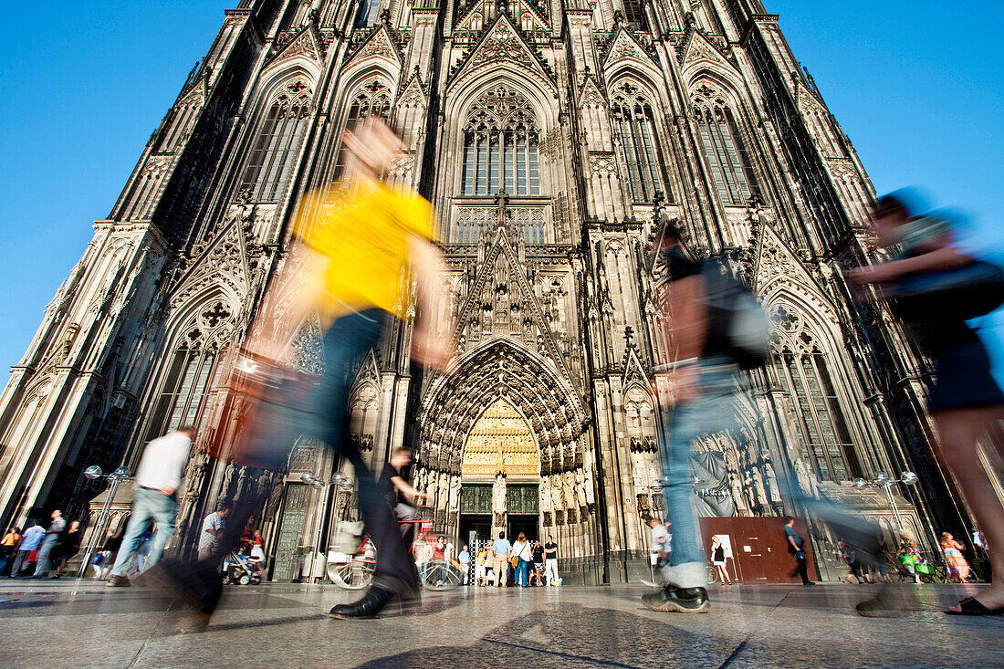 Dom und Domplatte, Köln, Nordrhein-Westfalen, Deutschland