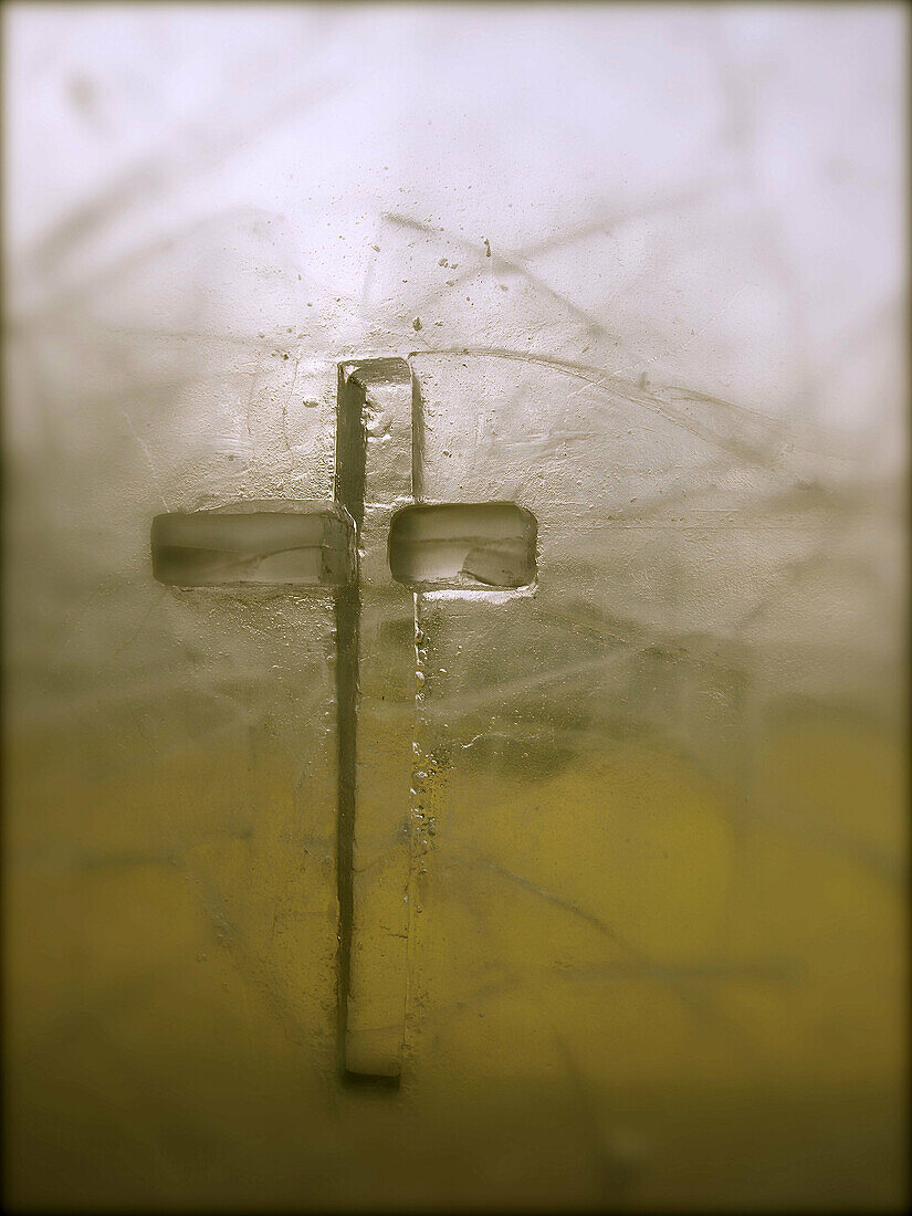 Christentum, Farbe, Glas, Kreuz, Kreuze, Religion, Symbol, Vertikal, G34-830467, agefotostock 