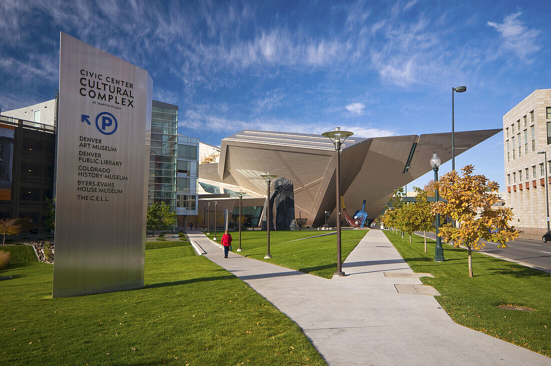 USA,  Colorado,  Denver,  Denver Art Museum,  Hamilton Building by Daniel Libeskind