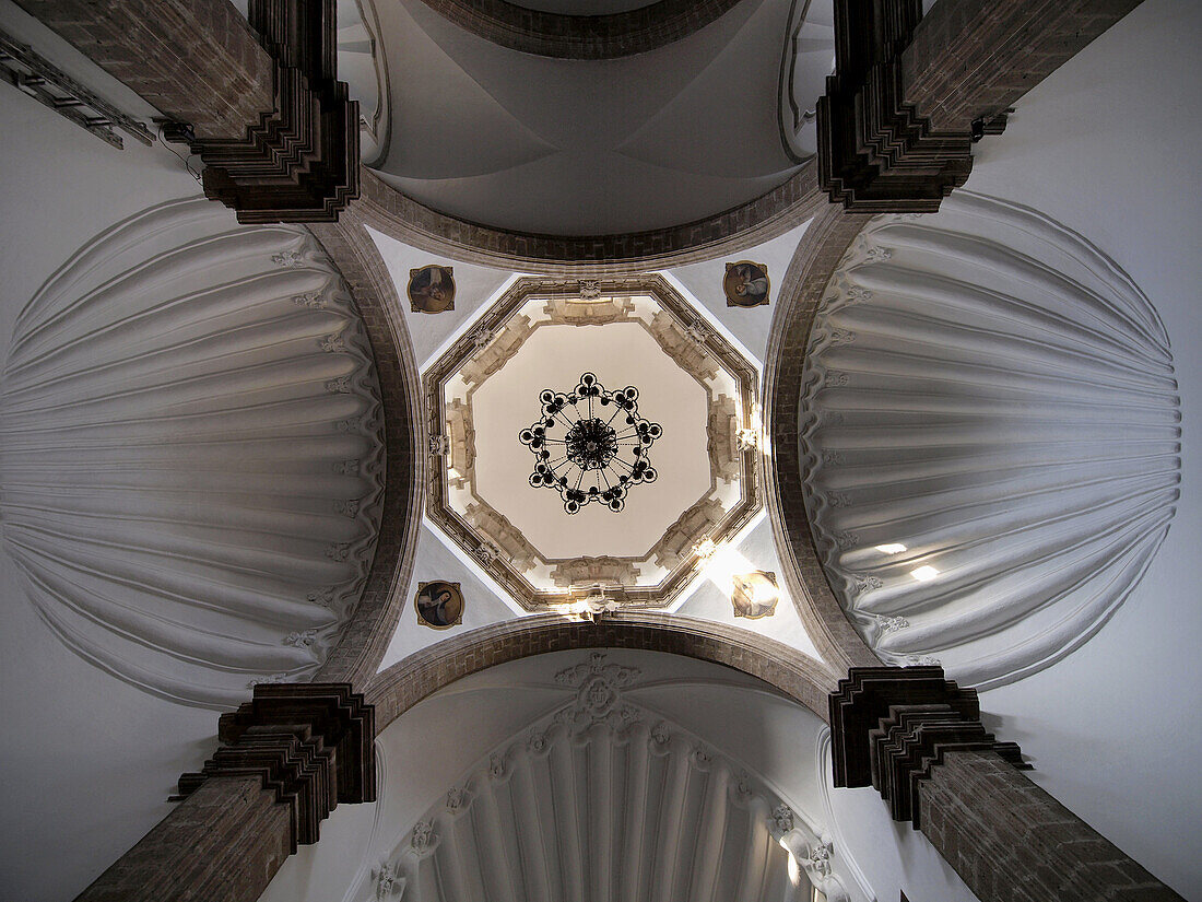 Convento del Carmen,  sur de la Ciudad de México.