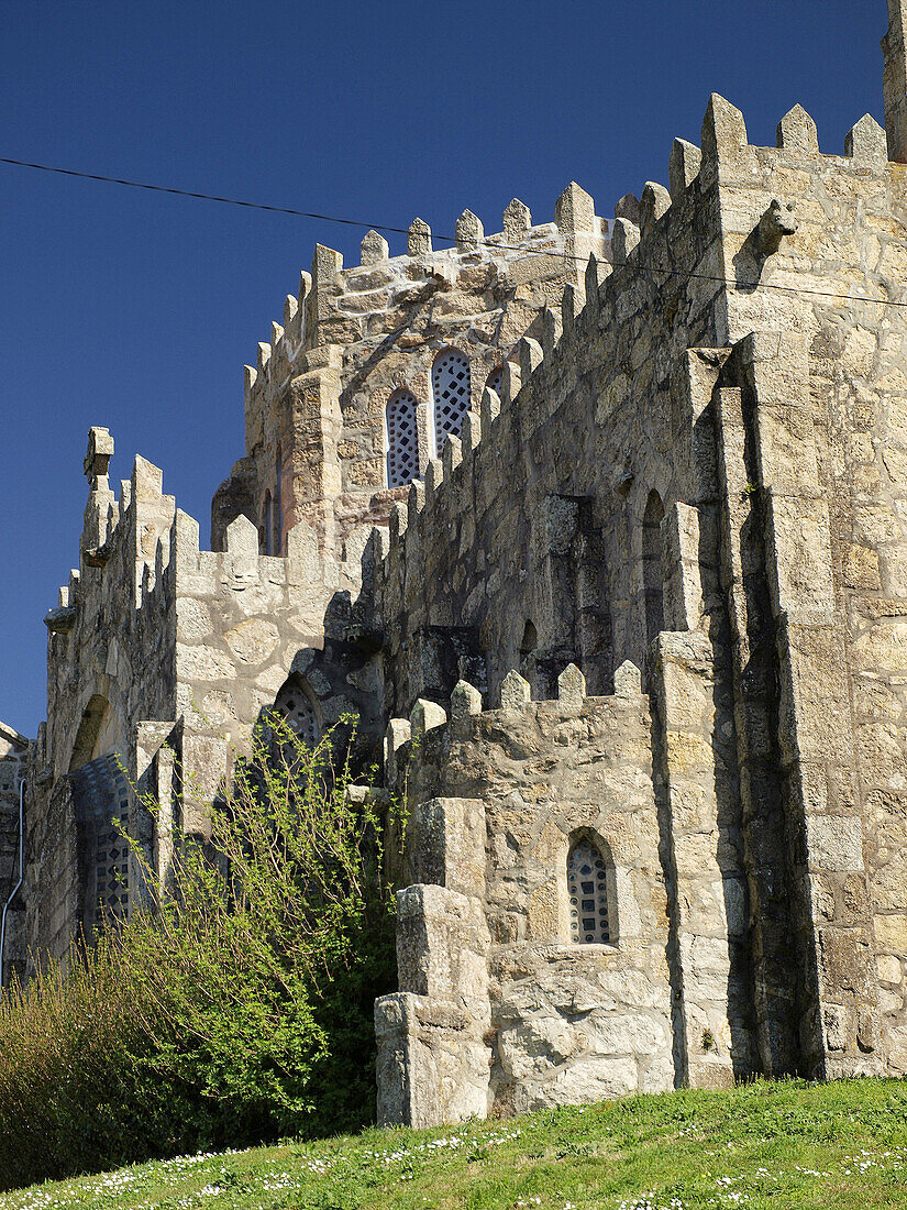 Templo Votivo del Mar por Antonio Palacios,  discípulo de Gaudí. Panxón. Galicia. España.