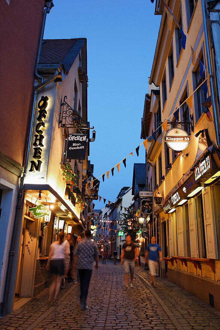 Restaurants and pubs in the old town of Alt-Sachsenhausen, Frankfurt am Main, Hesse, Germany