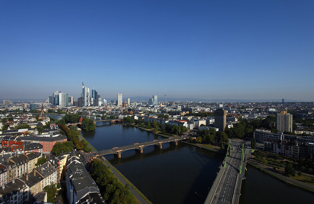 Stadtansicht mit Skyline und Main, Frankfurt am Main, Hessen, Deutschland