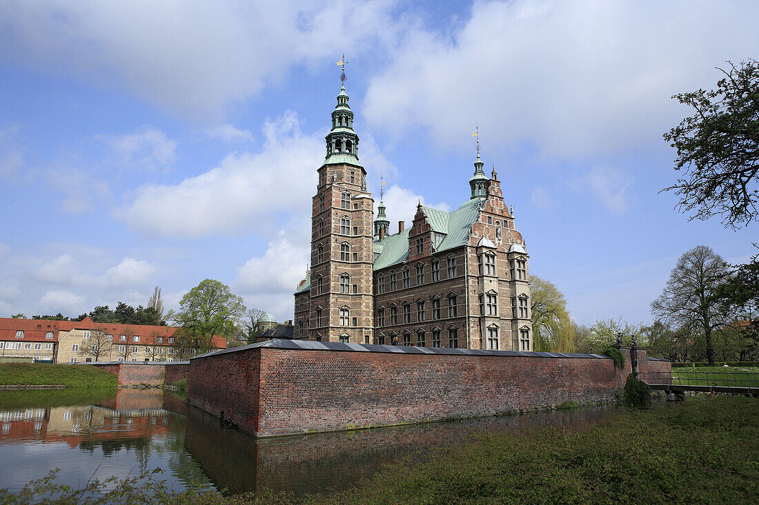 Rosenborg palace (1606-1624 by architects Bertel Lange and Hans van Steenwinckel),  Copenhagen,  Denmark