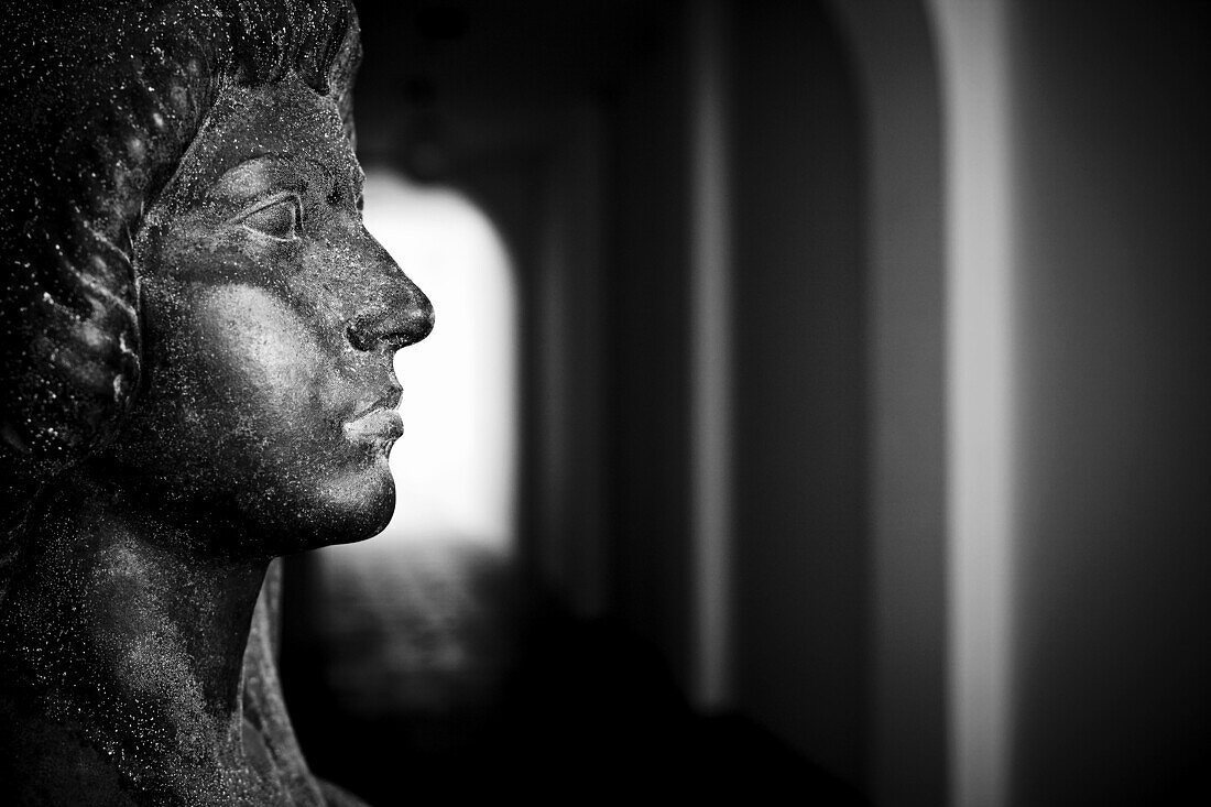 Female bust. Twentieth century. S. Costa. Pau Casals Museum. Vendrell. Catalonia. Spain