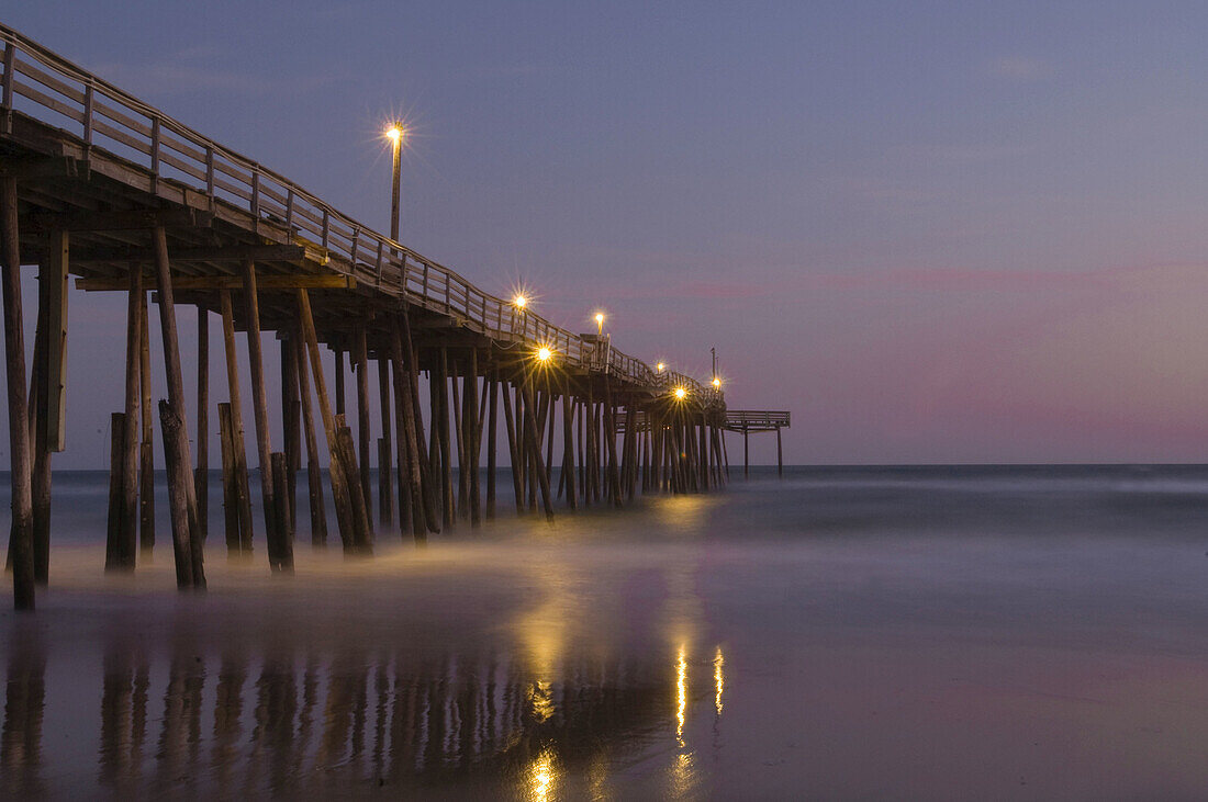America, Atlantic Ocean, Color, Colour, Dusk, Evening, Fall, Landscape, Light, Lights, Nature, Night, North Carolina, Ocean, Old, Outerbanks, Pier, Pilings, Reflection, scenic, Sky, Sunset, Travel, Travels, Water, World locations, World travel, U38-857289