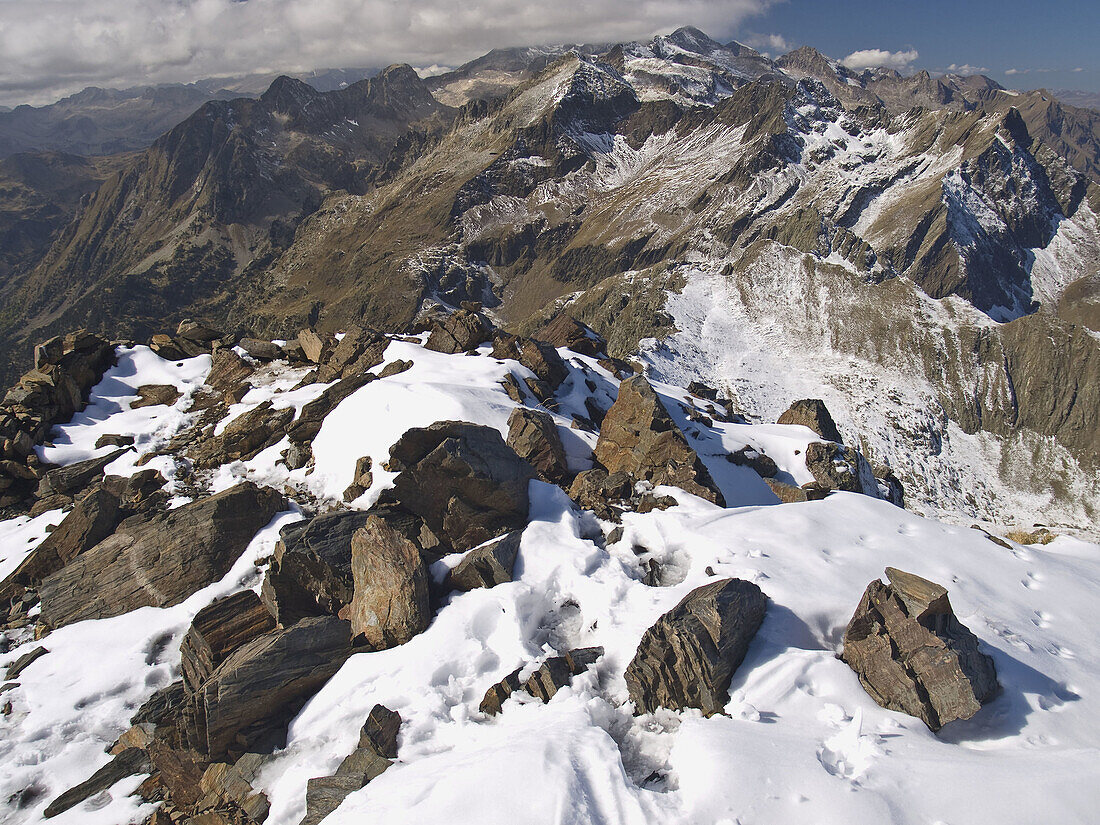 El Maupas y el Perdiguero desde la cima del Pico Salvaguardia _ Valle de Benasque _ Pirineo Aragonés