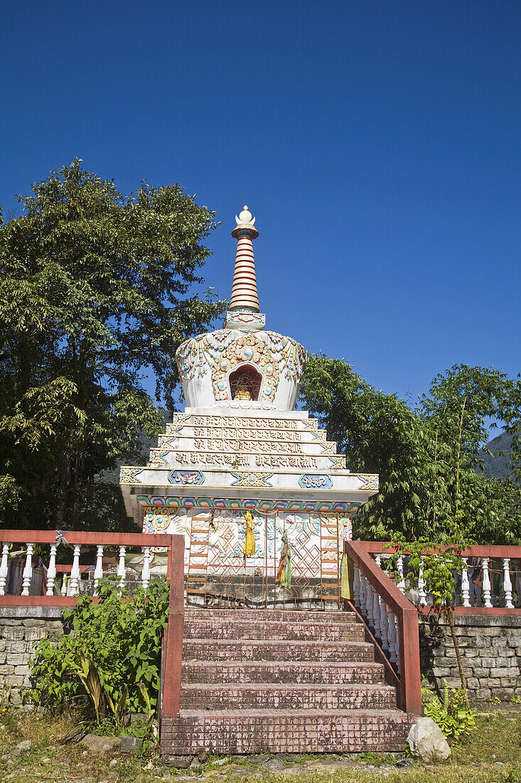 India,  Sikkim,  Yuksom - Yuksam,  Stupa near Kathok Wodsallin Gompa