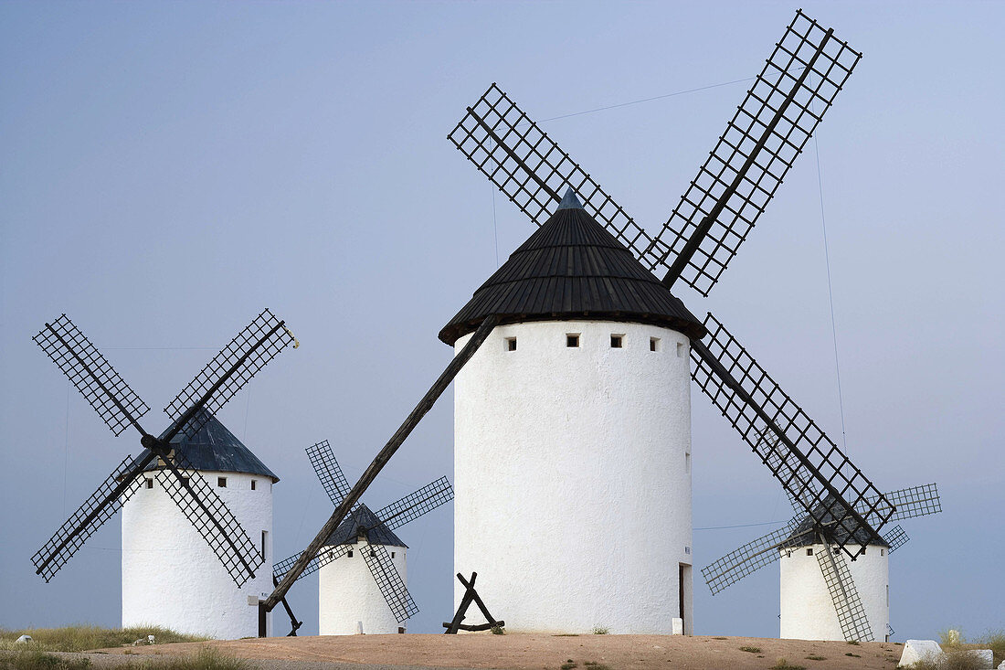 Molinos de viento Campo de Criptana,  provincia de Ciudad real,  Castilla la Mancha,  Spain Ruta de don Quijote