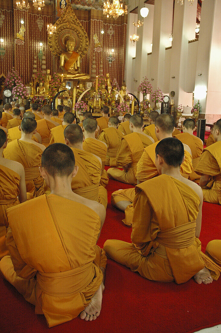 Monks at wat chana songkhram Bangkok,  Thailand