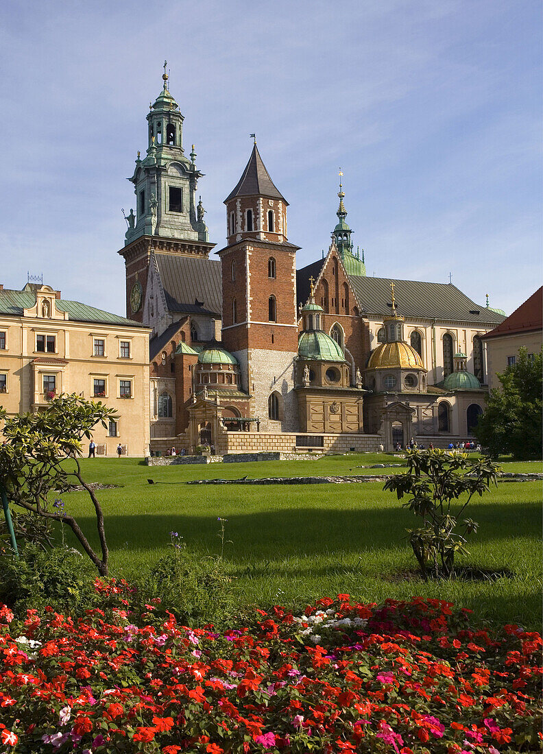 Poland,  Krakow,  Sigismund´s Cathedral and Chapel as part of Royal Castle at Wawel Hill