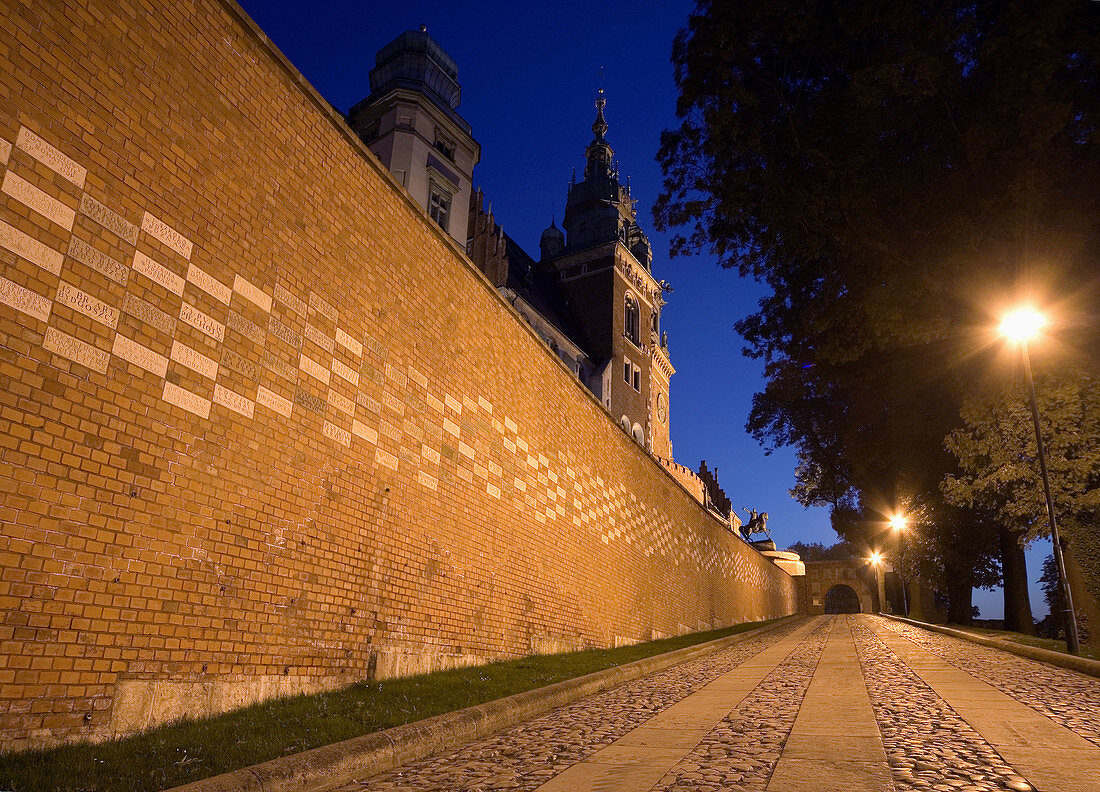 Poland,  Krakow,  Wawel,  East entrance by Coast of Arms Gate and fortifications