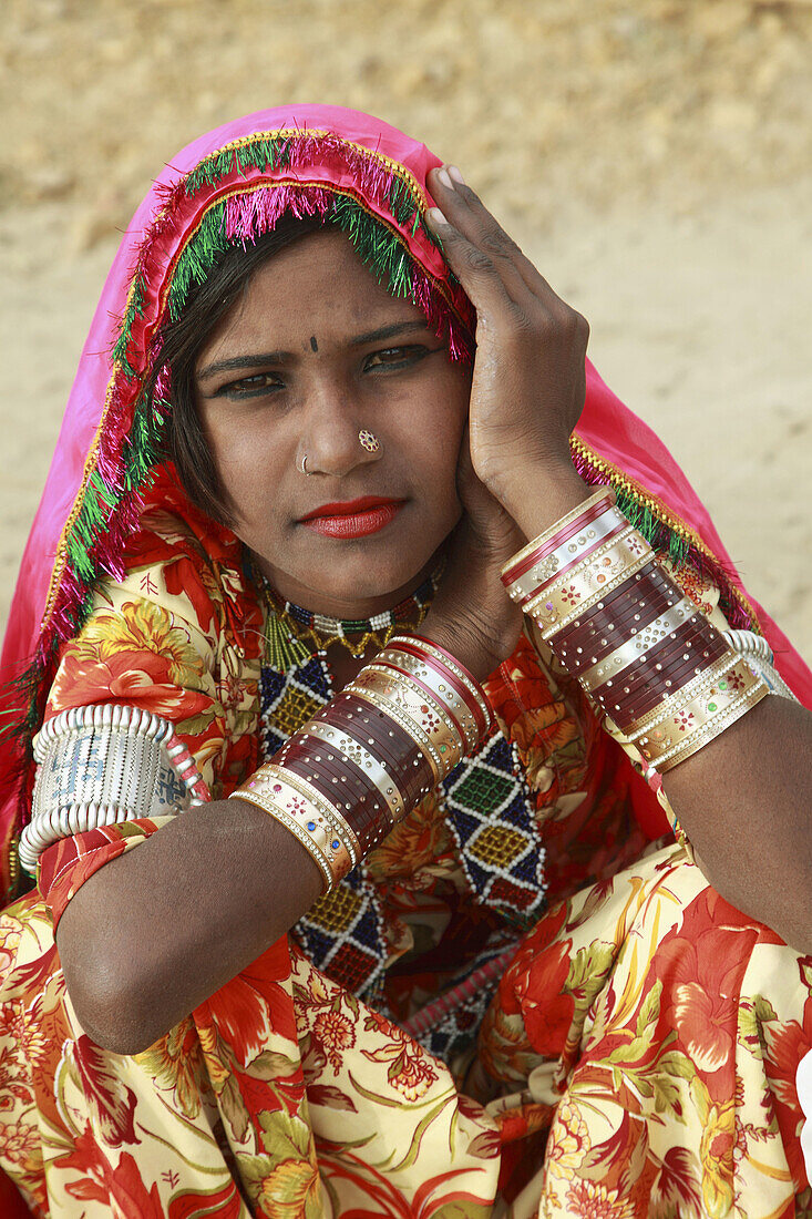 India,  Rajasthan,  Jaisalmer,  young rajasthani woman portrait