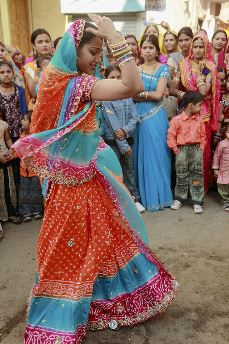 India,  Rajasthan,  Udaipur,  wedding party,  dancing woman