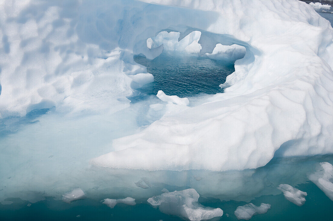 Blick auf Eisberg im Qooroq Fjord, Narsarsuaq, Kitaa, Grönland