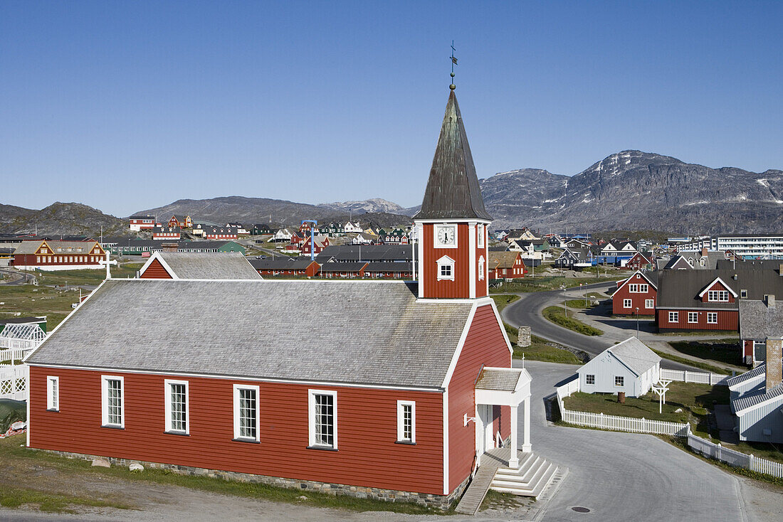 Blick auf Frelsers Kirke Kirche im Kolonihavn Viertel von Nuuk, Kitaa, Grönland