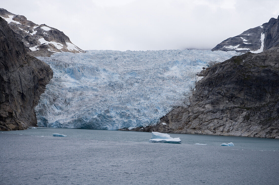 Blick auf Gletscher im Prins Christian Sund, Kitaa, Grönland