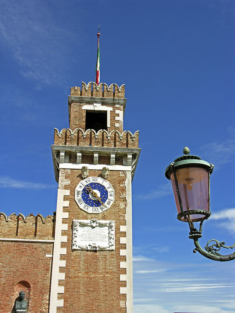 Bust, Fahne, Italien, Lampe, Statue, Strasse, Turm, Uhr, Venedig, XK5-854280, agefotostock 