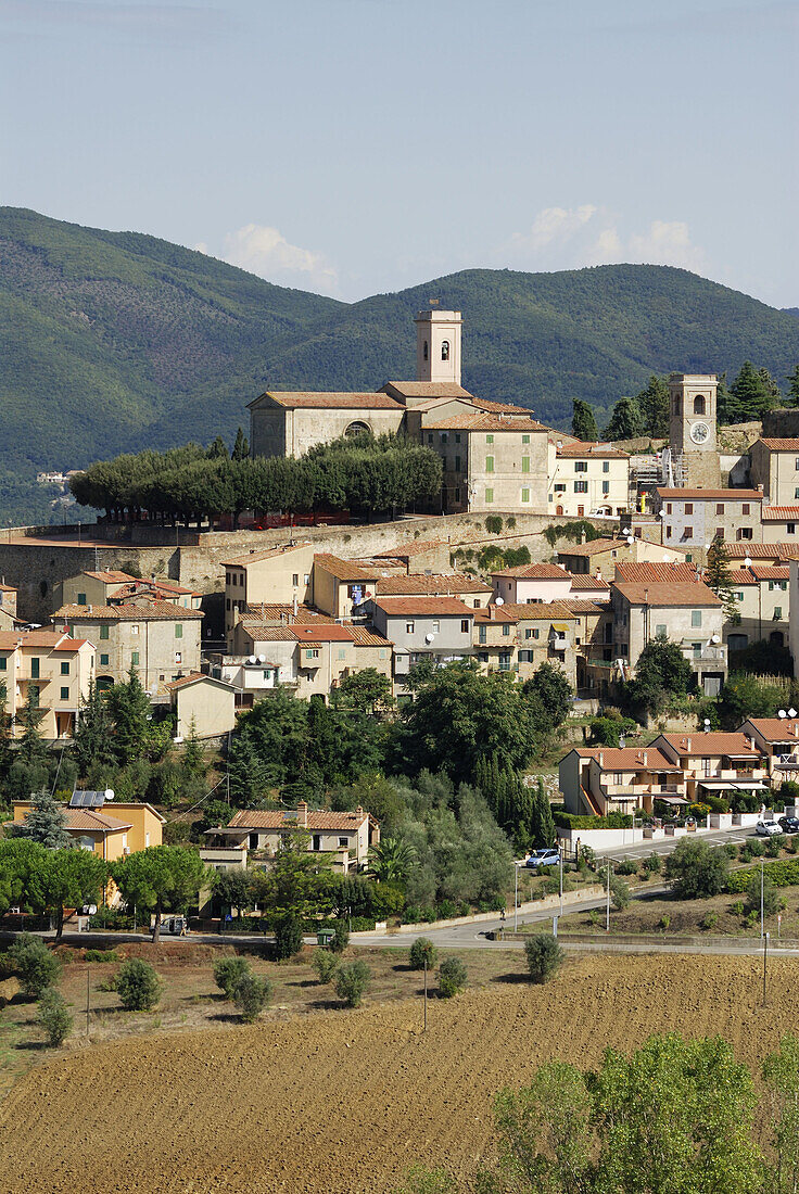 Montescudaio Tuscany Italy The hilltop town of Motescudaio overlooks the Val di Cecina