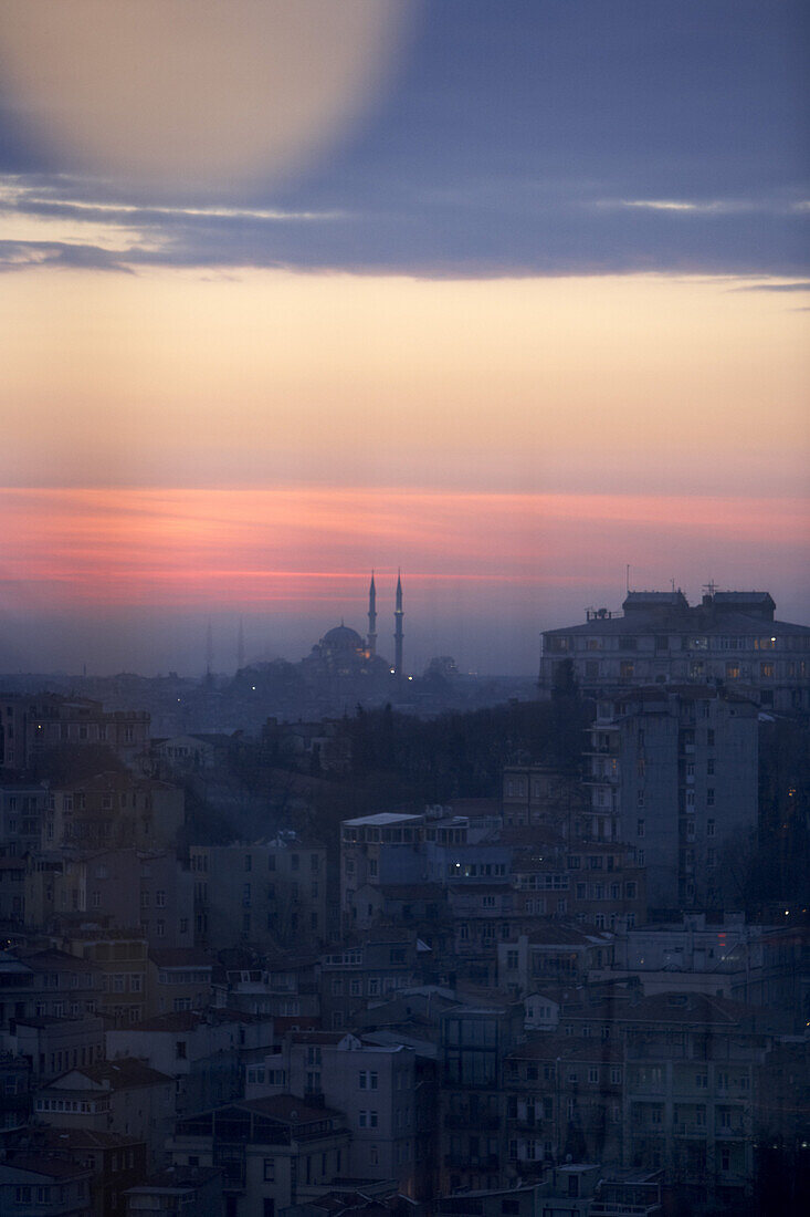 Blick über die Stadt Richtung Hagia Sofia, Abendlicht, Istanbul, Türkei