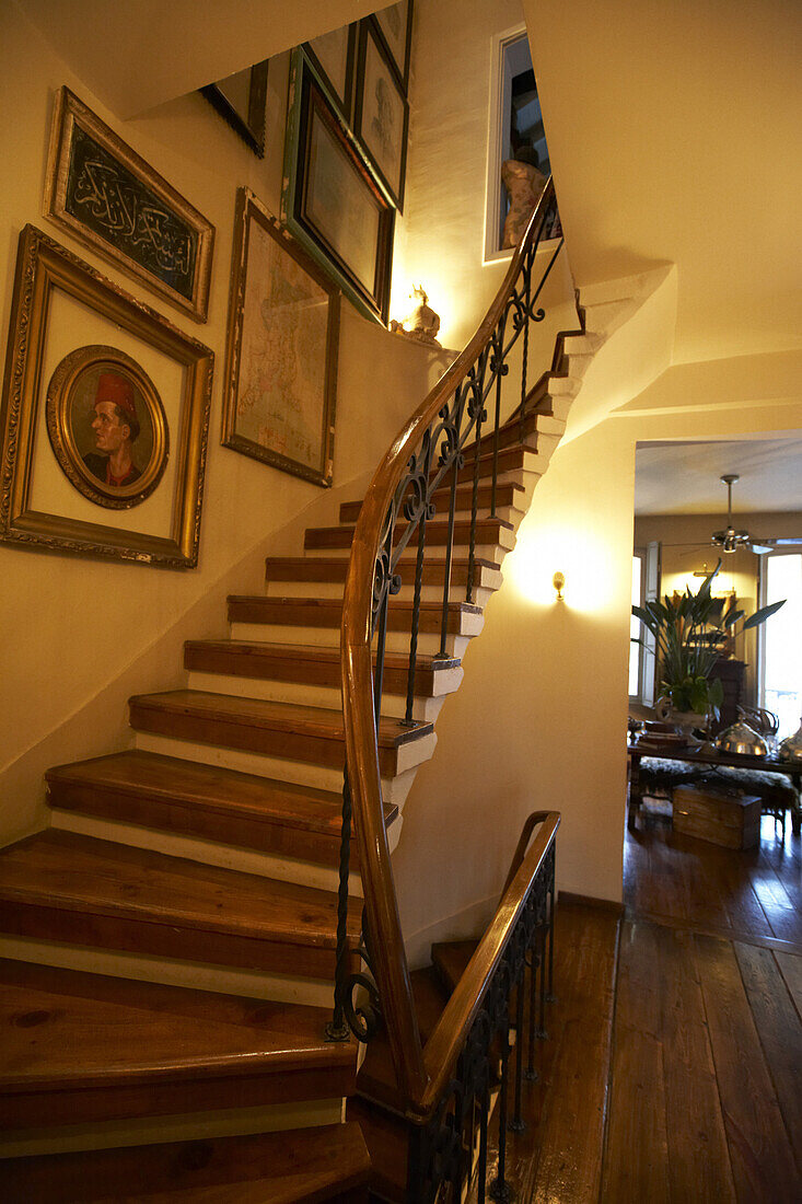 Eingangsbereich mit Treppenhaus, Istanbul, Türkei