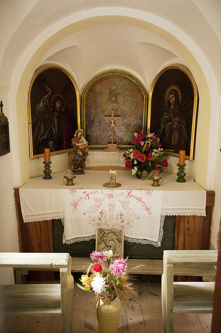 Altar, chapel, Kaisertal, Ebbs, Tyrol, Austria