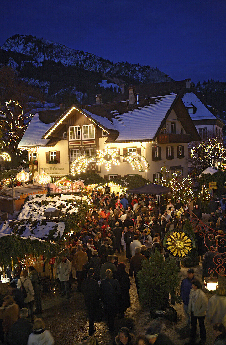 Weihnachtsmarkt in Bad Hindelang, Allgäu, Schwaben, Bayern, Deutschland