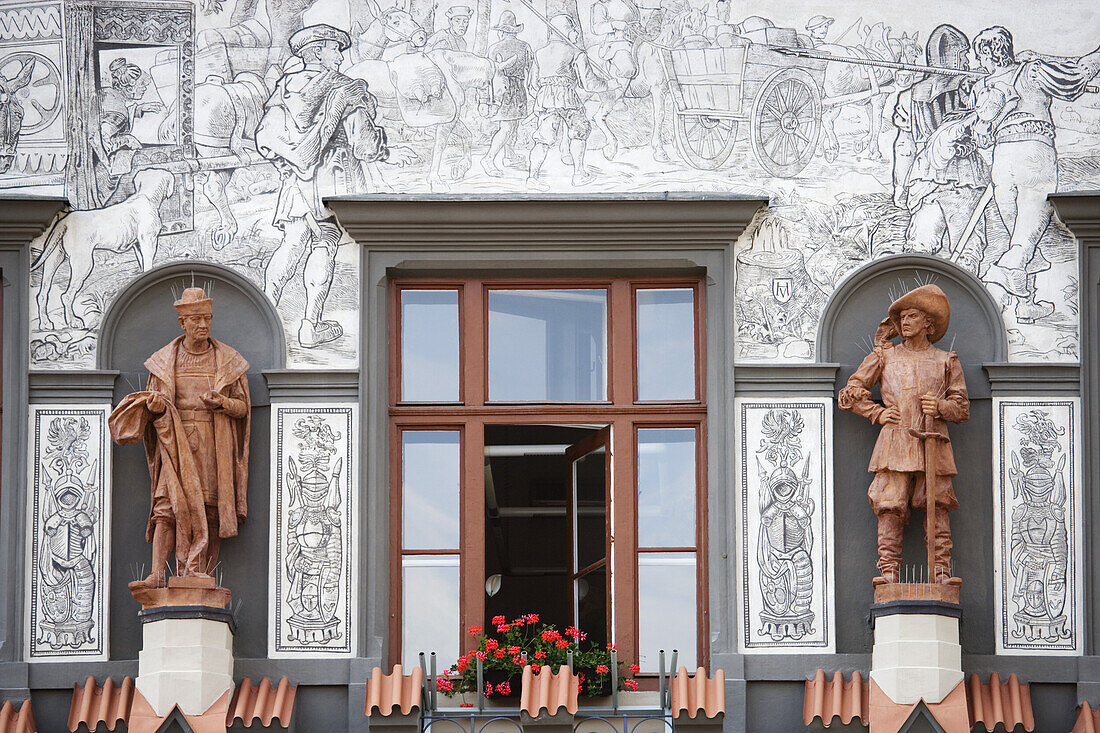 Prachatice, Sgraffiti-Fassade des Rathauses, Südböhmen, Sumava, Tschechien