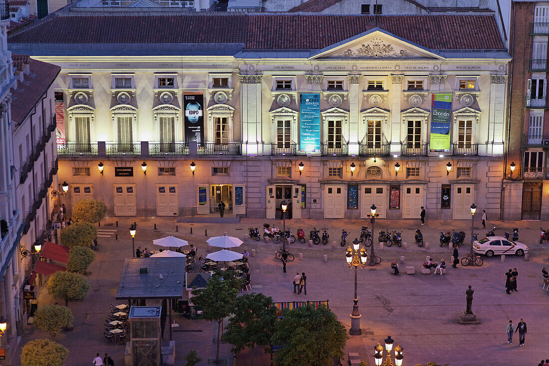 Plaza Santa Ana mit Straßencafes, Teatro Espanol im Hintergrund, Calle de Huertas, Madrid, Spanien