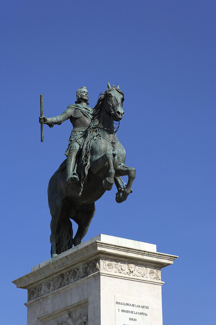 Statue of King Philip IV, Palacio Real de Madrid, Madrid, Spain