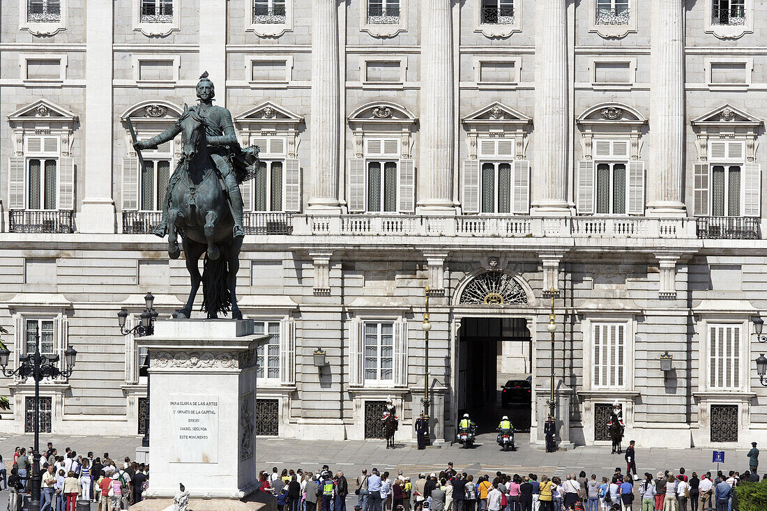 König Philipp IV Statue, Palacio Real, Madrid, Spanien